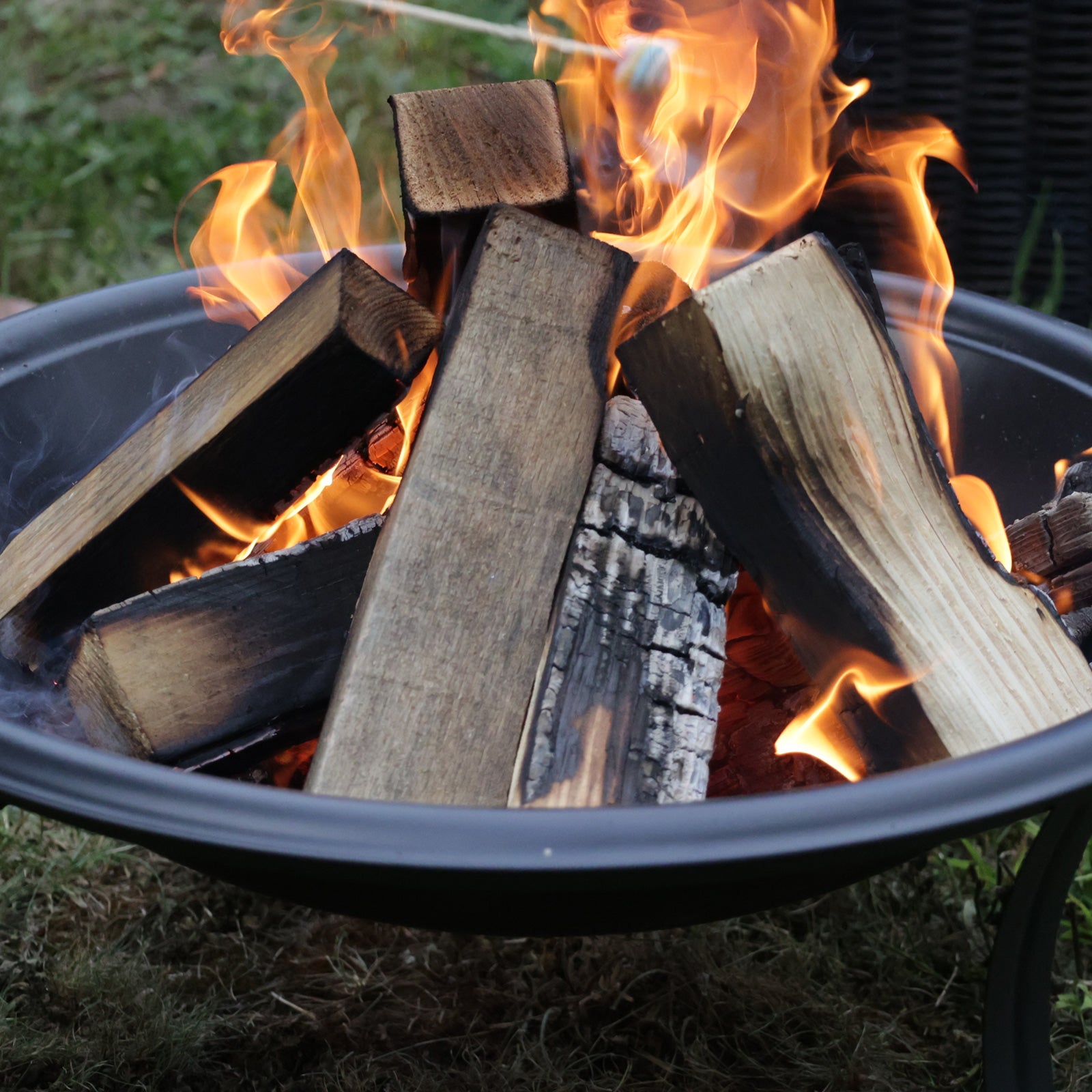 TAINO Feuerschale Grill 2 in 1 mit Funkenschutz - Ambiente Lagerfeuer im Garten
