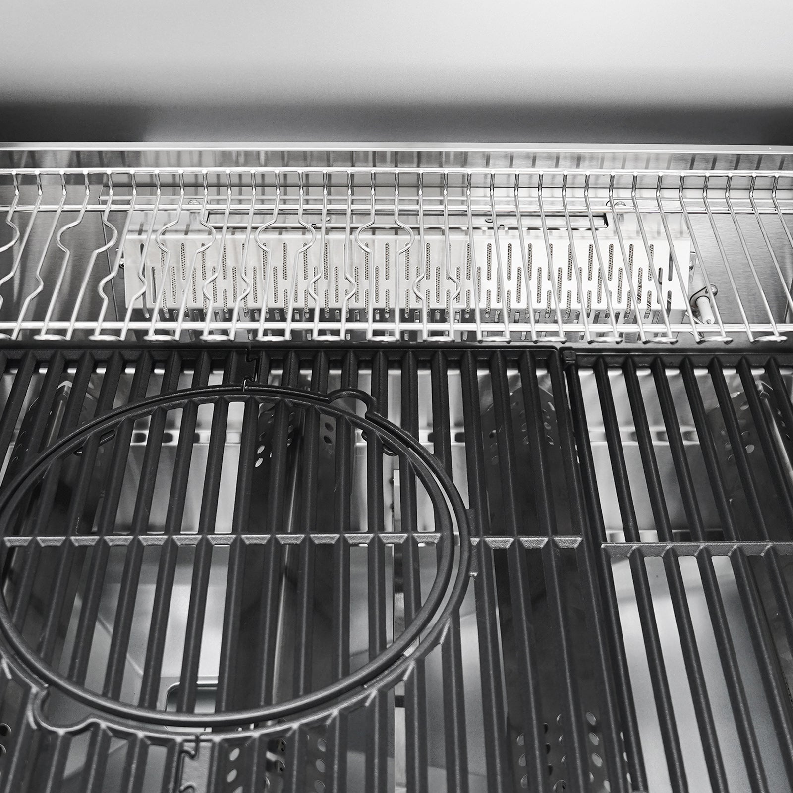 TAINO PLATINUM YAMARA 4+2 Edelstahl Gasgrill 4-Brenner Spar-Angebot mit Abdeckhaube - Gusseisen Flex-Rost