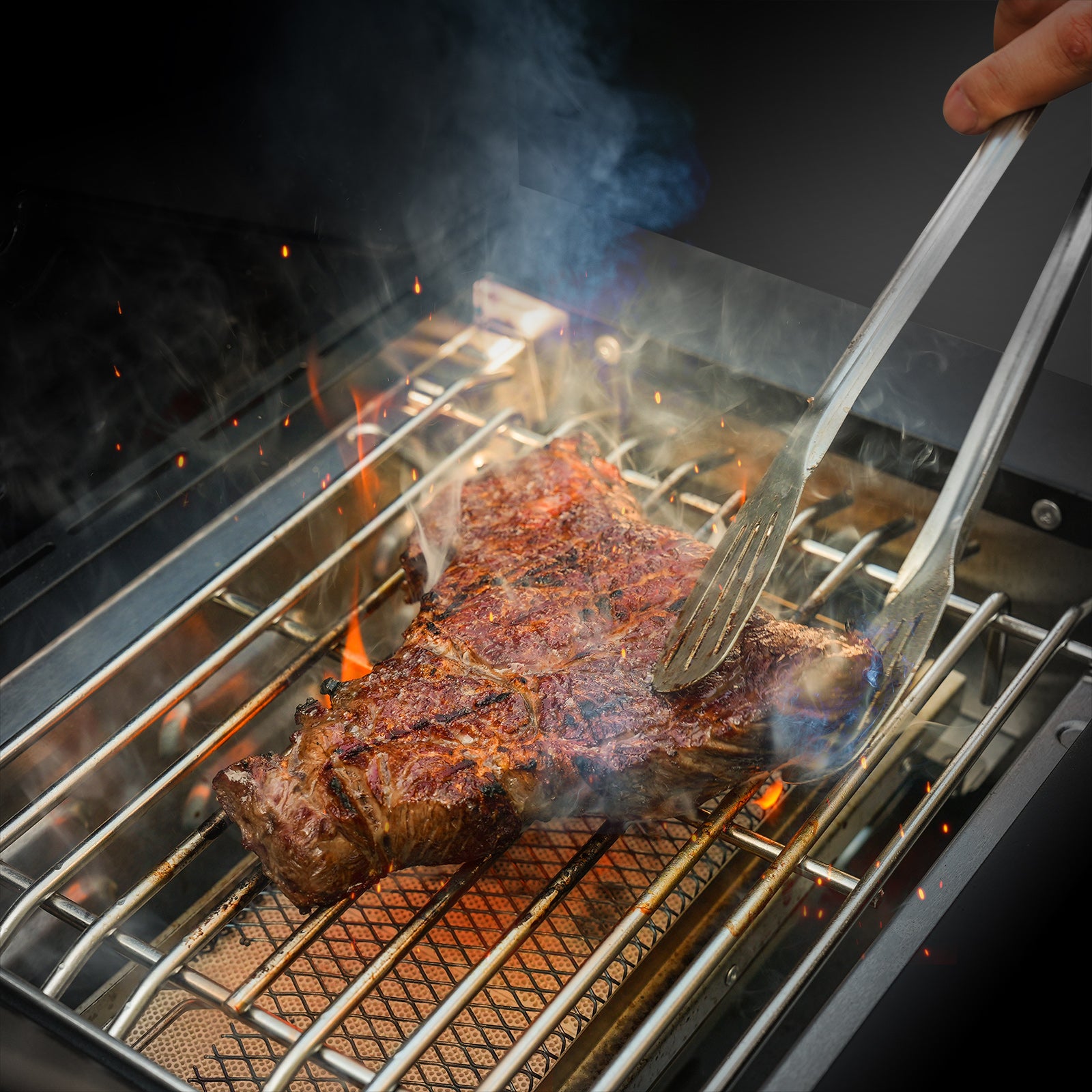 TAINO PLATINUM YAMARA DARK 4+2 Gasgrill 4-Brenner Spar-Angebot mit Abdeckhaube - Steak scharf anbraten