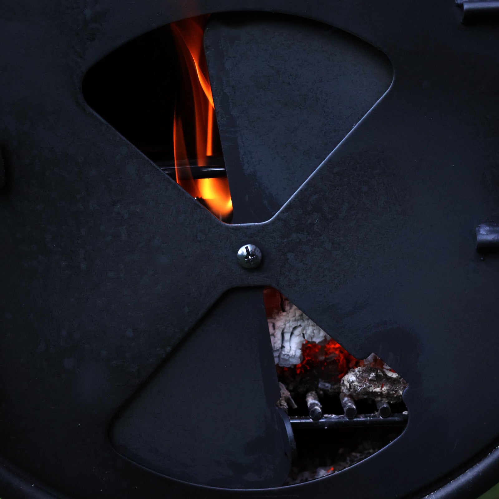 TAINO CHIEF Profi Smoker - Räucherofen - Brennkammer Lüftung offen