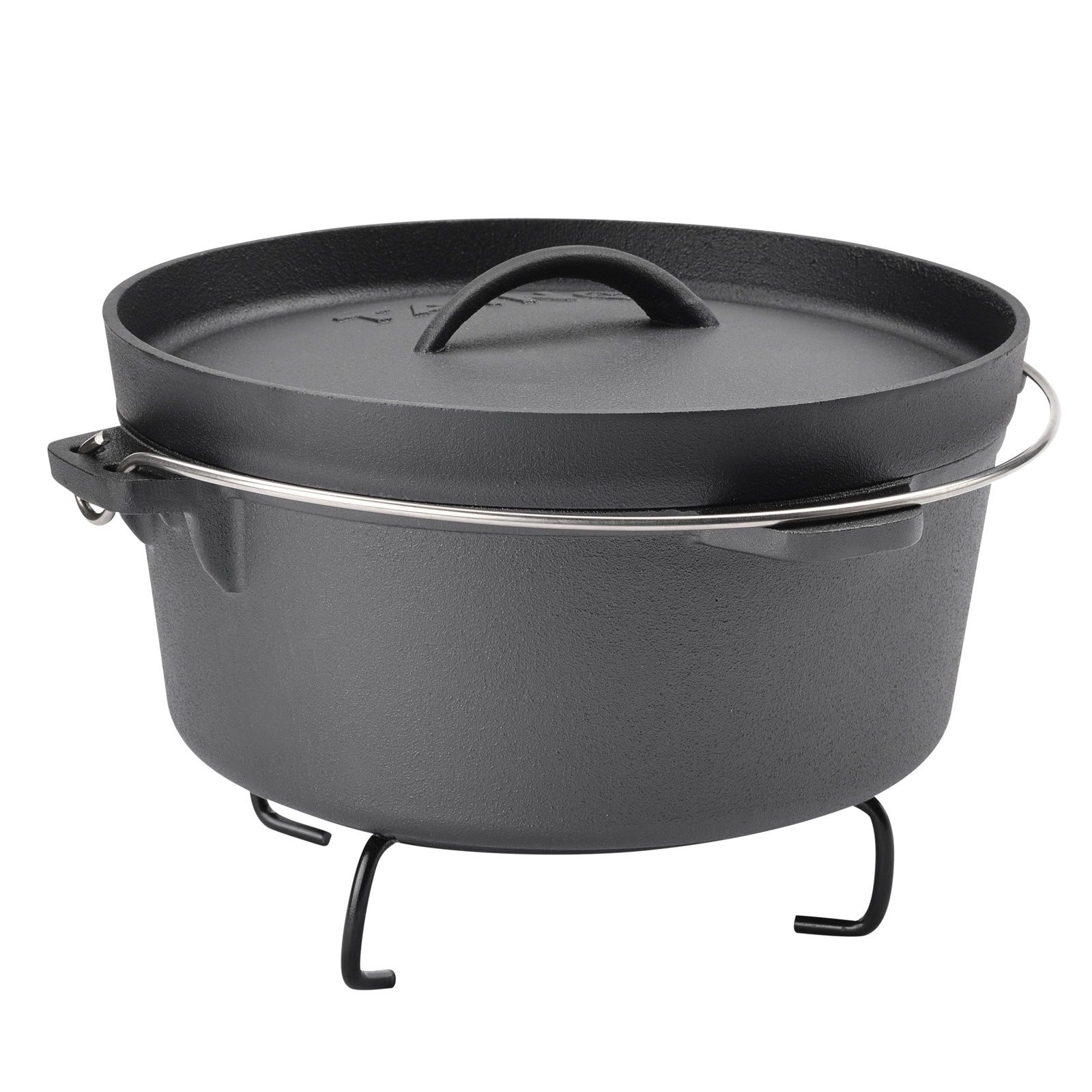 Der Dutch Oven aus Gusseisen steht auf dem Topfständer