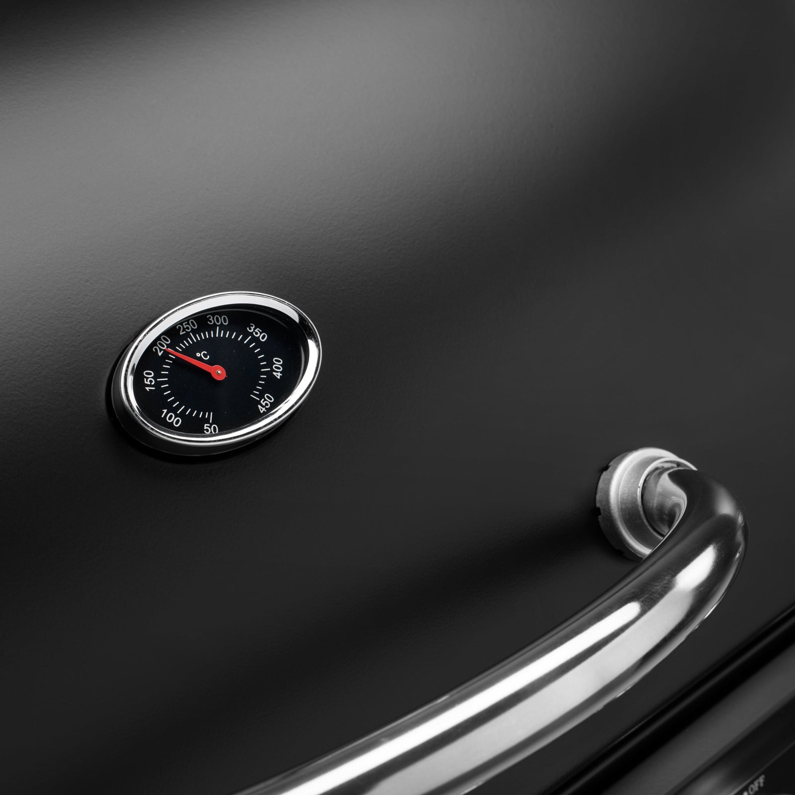 Thermometer im Deckel des TAINO Basic 6+1 Gasgrill