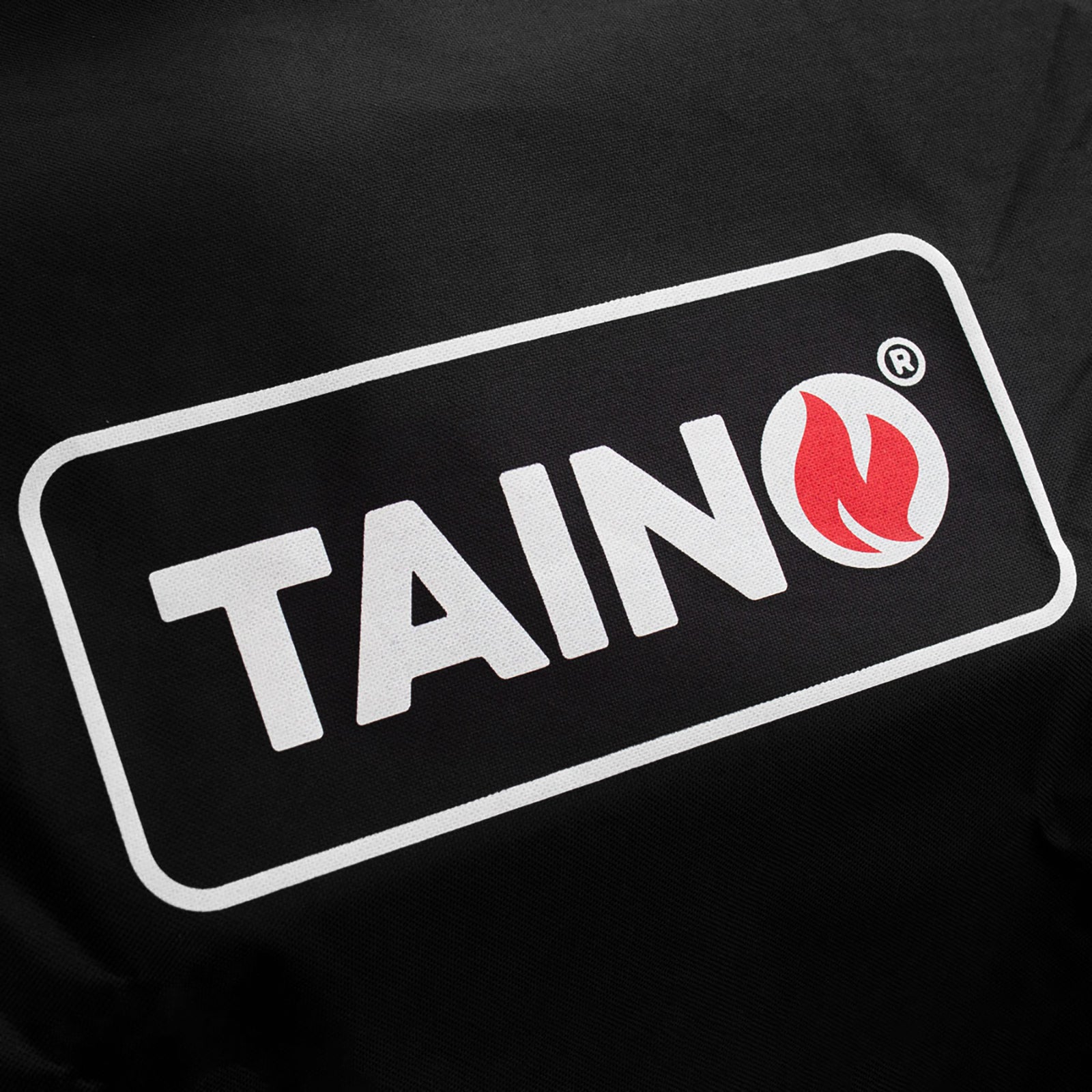 TAINO Logo auf BASIC Grill Abdeckhaube