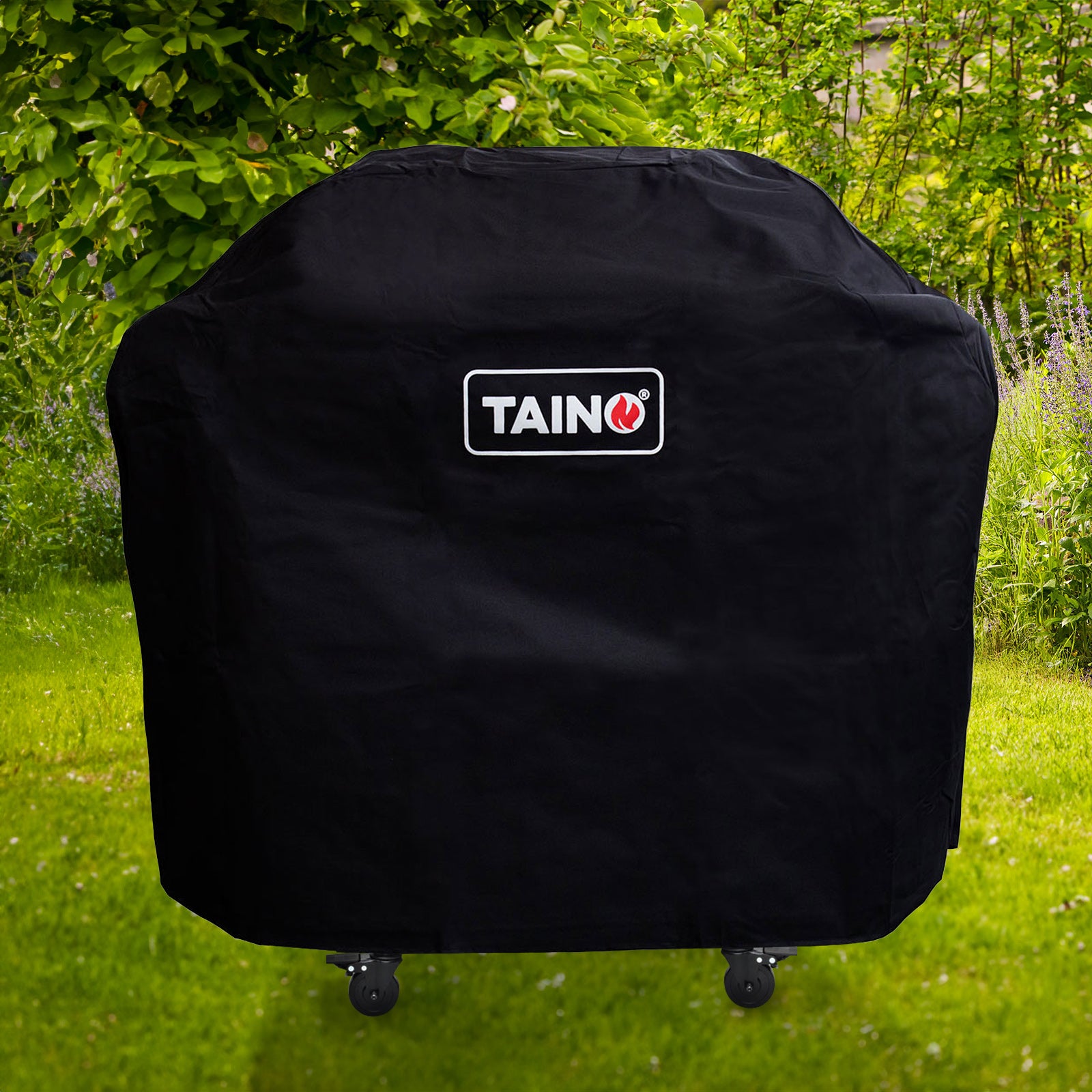 Gasgrill Black 2+1 abgedeckt mit Abdeckhaube im Garten